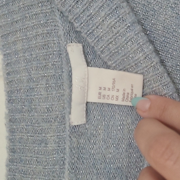H&M Baby Blue Sweater Size M - Picture 3 of 3